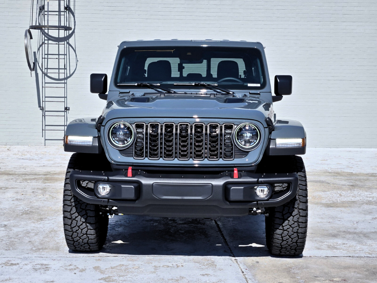 2.eep Gladiator Rubicon X 2025png