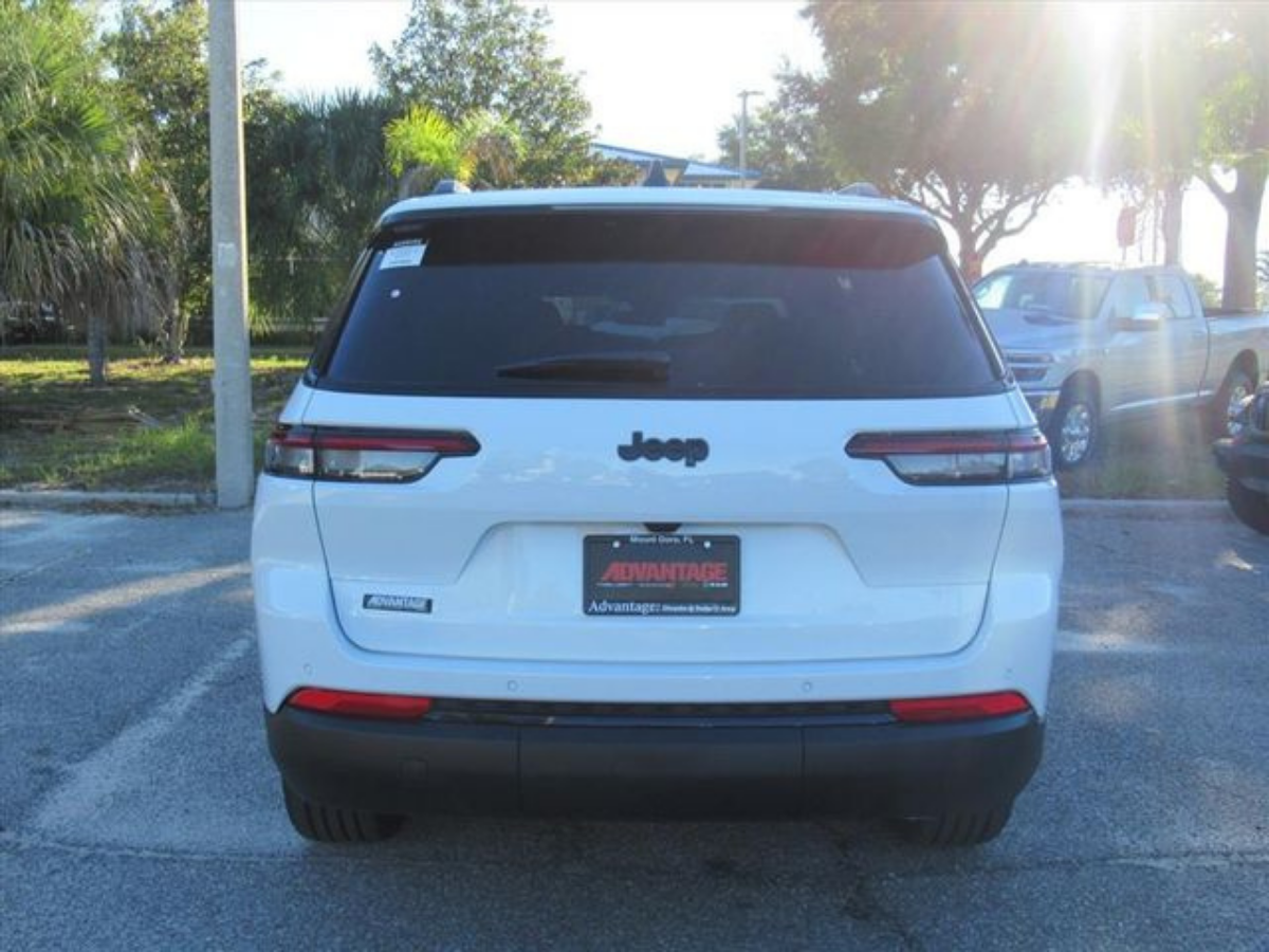 Jeep Grand Cherokee Altitude X 14