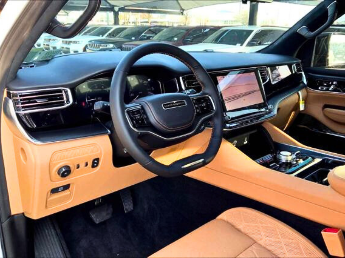 Jeep Grand Wagoneer 3