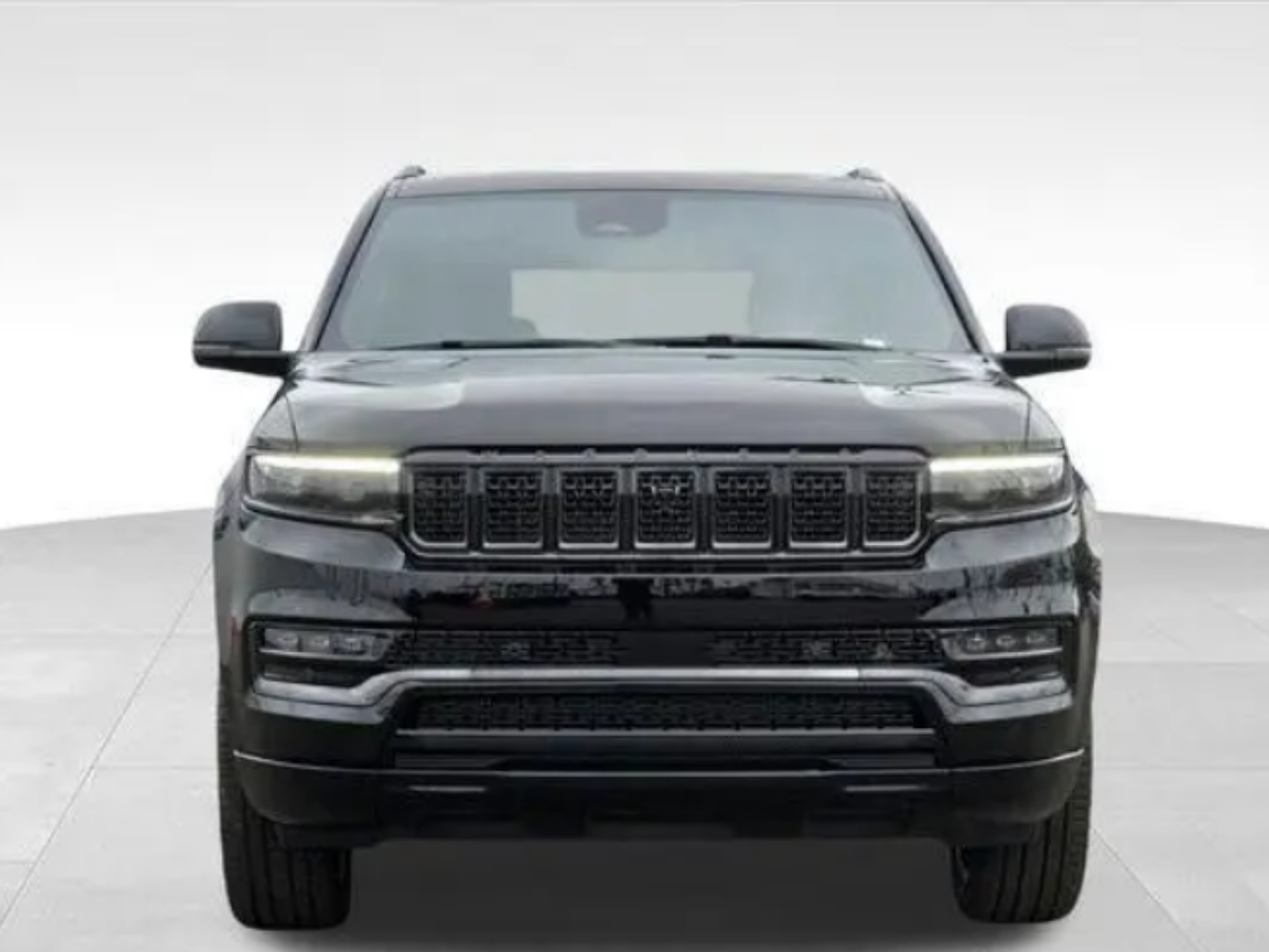 Jeep Grand Wagoneer L 6