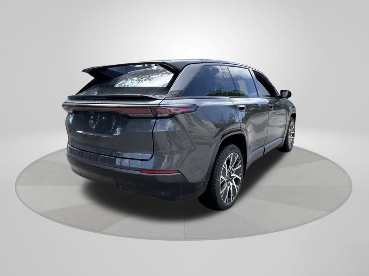 Jeep Wagoneer S Limited 21